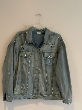 POL Distressed Studded Denim Jacket Light Wash Silver Studs Size Small